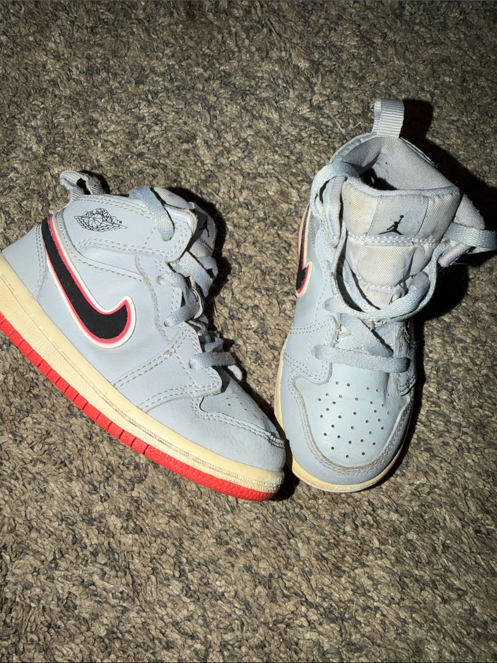Jordan 1 mid wolf grey racer pink sz 8c